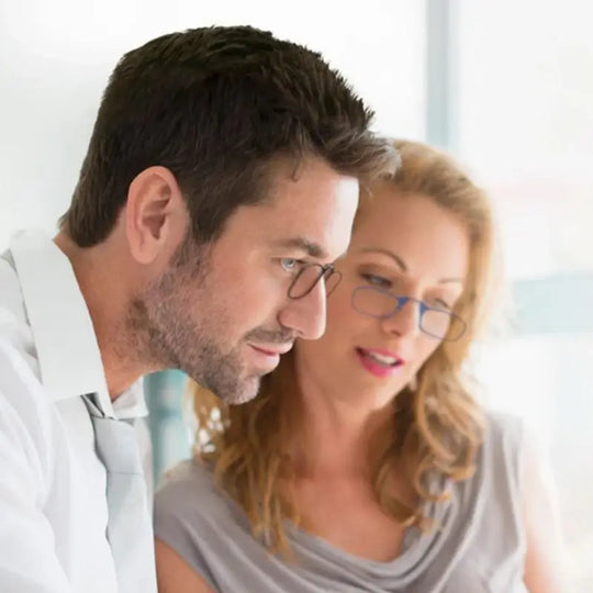 Nyckelring med läsglasögon med clips