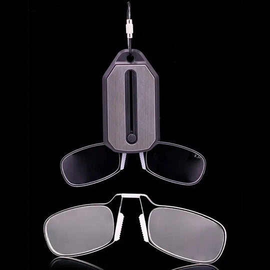 Nyckelring med läsglasögon med clips