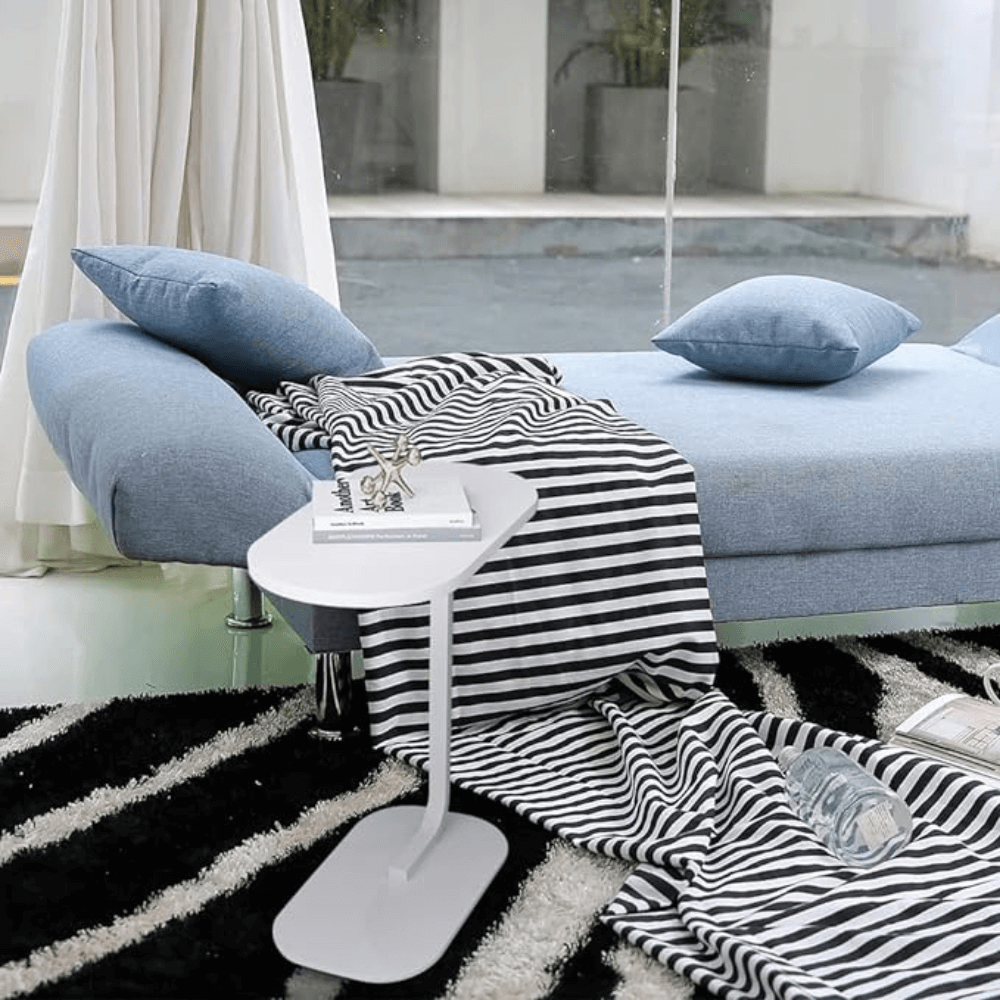 Minimlistisk C-formad sidobord