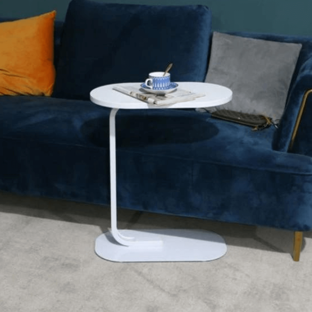 Minimlistisk C-formad sidobord