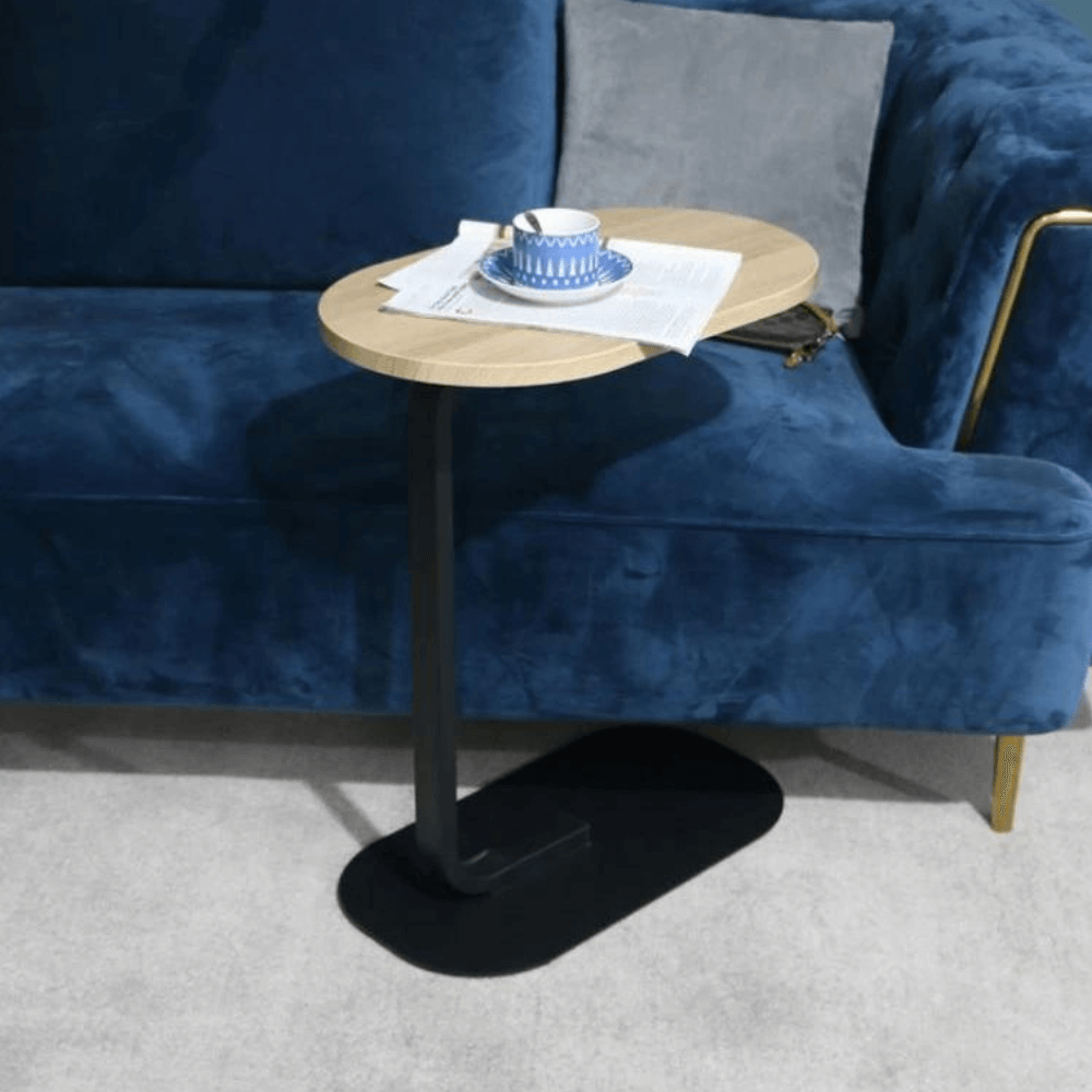 Minimlistisk C-formad sidobord