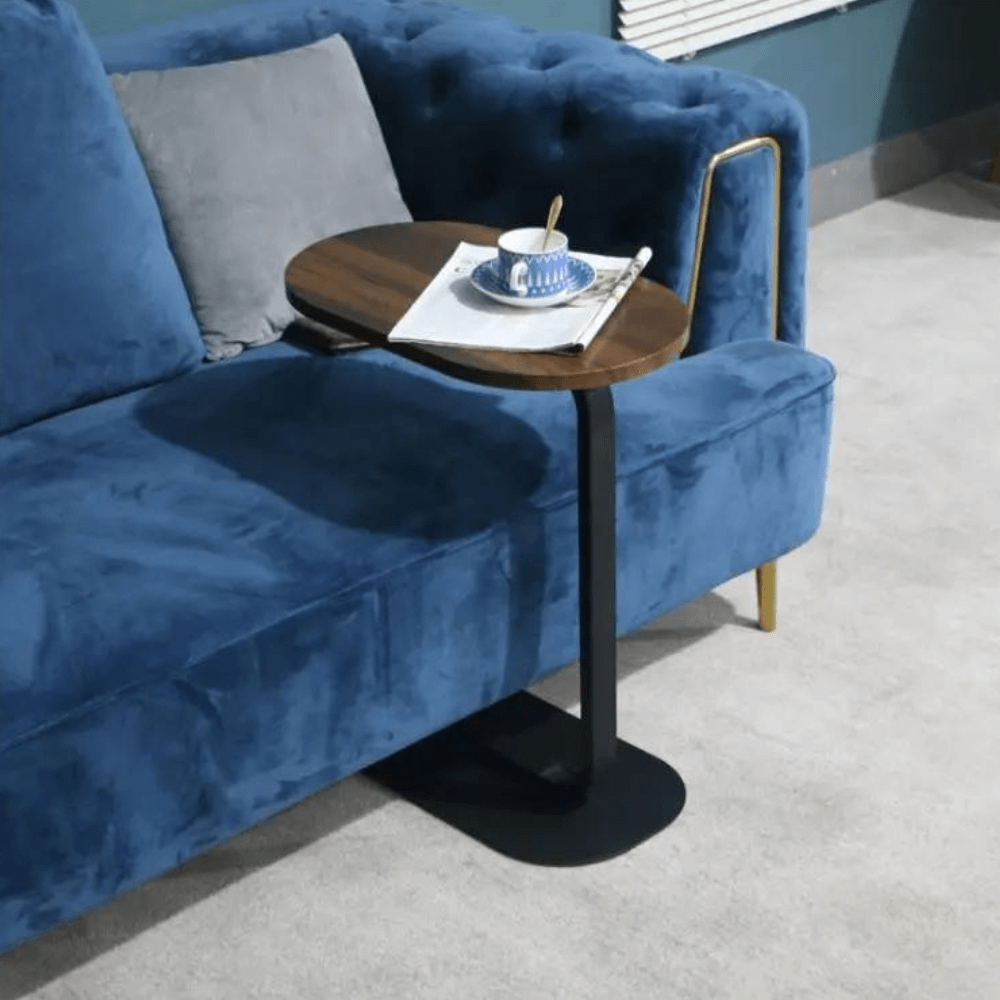 Minimlistisk C-formad sidobord