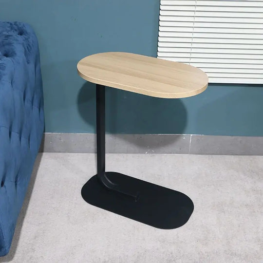 Minimlistisk C-formad sidobord