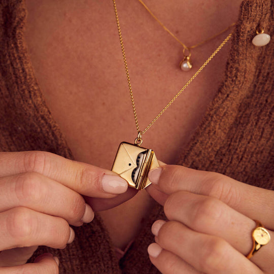 Halsband med kuvertlås