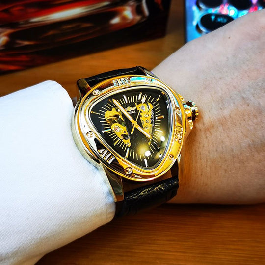 Triangle Skeleton Mekanisk Klocka